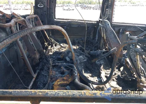 2017 Ram 1500 Laramie 4X4 5'7 Box z USA, uszkodzony, nr VIN 1C6RR7NM1HS874804